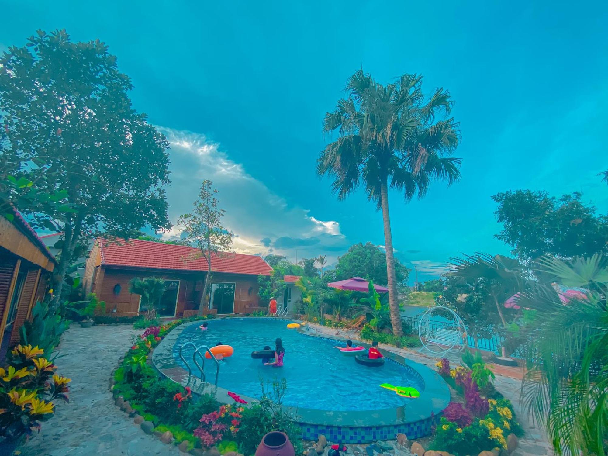 D&D Riverside Homestay Xuan Son Exterior photo